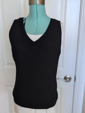 BOGO Coldwater Creek Black Knit V-veck